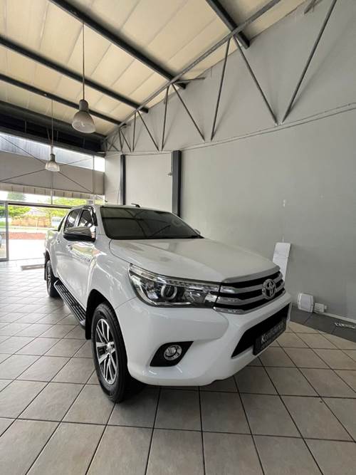 Toyota Hilux 2.8 GD-6 Raider Raised Body Double Cab Auto 4x4  