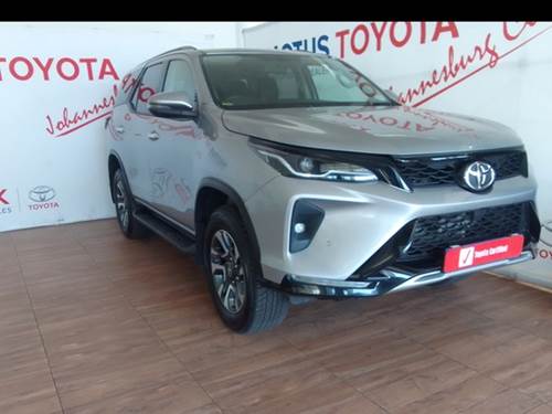 Toyota Fortuner VI 2.4GD-6 Auto 4x4