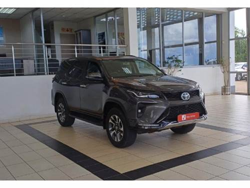 Toyota Fortuner V 2.4 GD-6 Raised Body