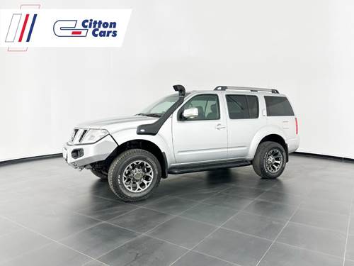 Nissan Pathfinder 2.5 dCi SE Auto