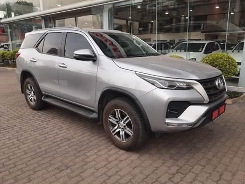 Toyota Fortuner V 2.4 GD-6 Raised Body Auto