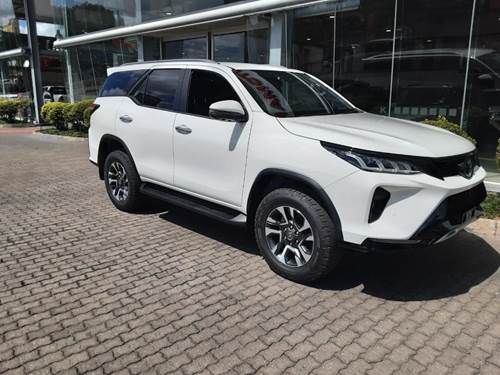 Toyota Fortuner VI 2.8GD-6 VX Auto 