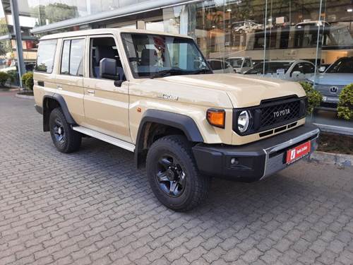 Toyota Land Cruiser 76 2.8 GD-6 Station Wagon