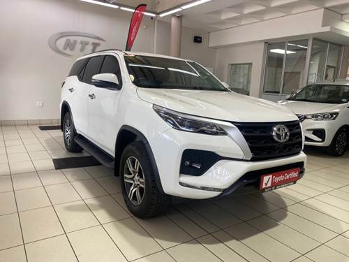 Toyota Fortuner V 2.4 GD-6 Raised Body