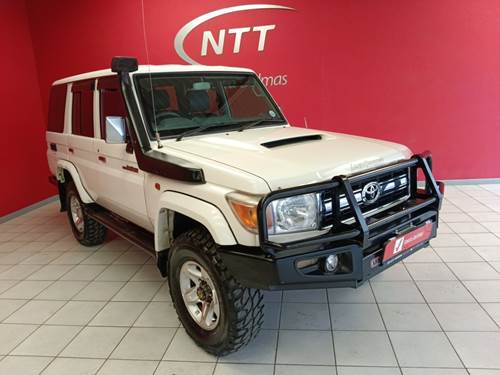 Toyota Land Cruiser 76 4.5 Diesel Station Wagon