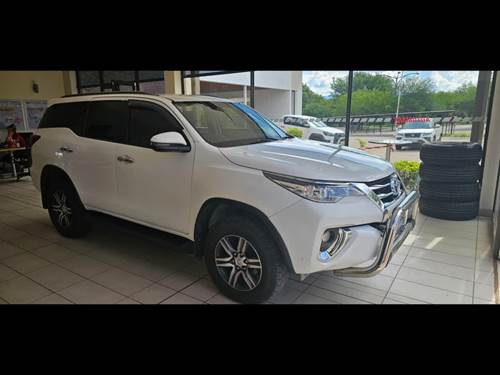 Toyota Fortuner V 2.4 GD-6 Raised Body Auto