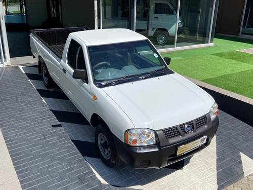 Nissan Hardbody NP300 2.0i LWB Single Cab