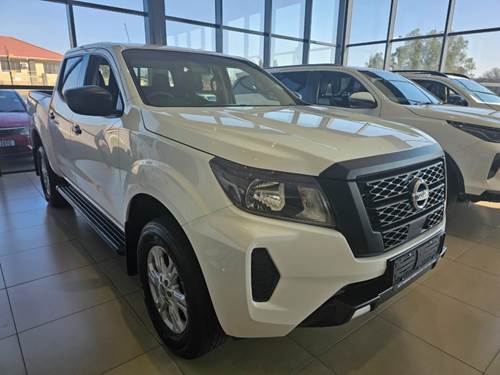 Nissan Navara 2.5 DDTi SE Plus Double Cab 