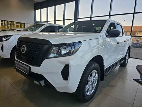 Nissan Navara 2.5 DDTi SE Plus Double Cab 