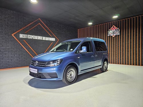 Volkswagen (VW) Caddy4 1.6i Crewbus (7 Seater)