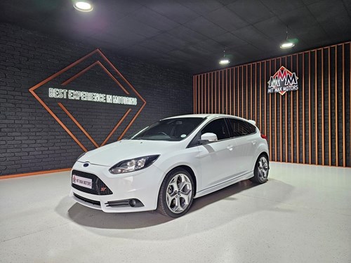 Ford Focus 2.0 GTDi ST1 5 Door