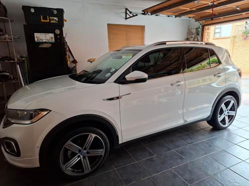 Volkswagen (VW) T-Cross 1.5 TSI R-LIne DSG