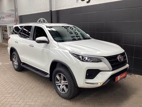 Toyota Fortuner V 2.4 GD-6 Raised Body Auto