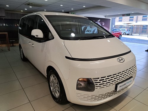 Hyundai Staria 2.2D Executive (9 Seater)