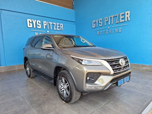 Toyota Fortuner V 2.4 GD-6 Raised Body