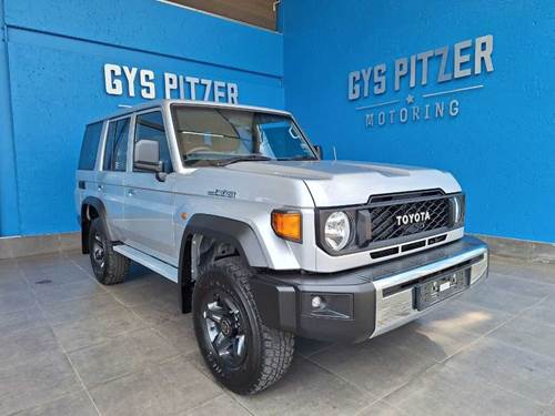 Toyota Land Cruiser 76 2.8 GD-6 Station Wagon Auto