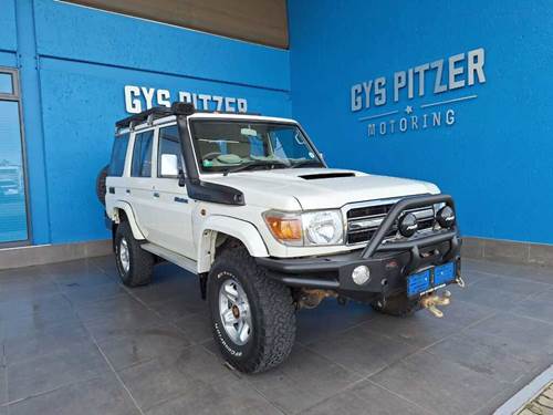 Toyota Land Cruiser 76 4.5 Diesel Station Wagon