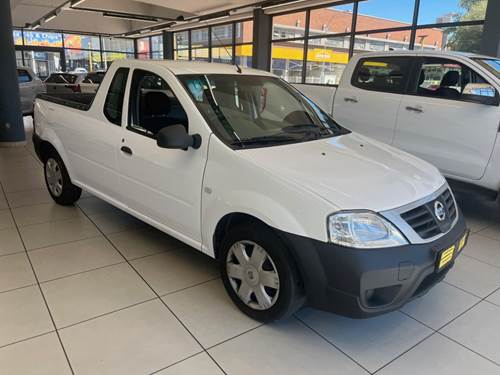 Nissan NP200 1.6i Pack