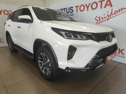 Toyota Fortuner VI 2.8GD-6 VX Auto 