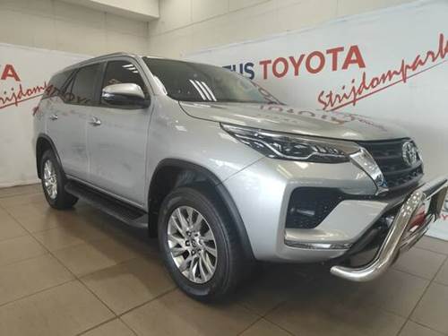 Toyota Fortuner V 2.8 GD-6 Raised Body Auto