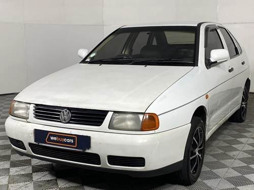 Volkswagen (VW) Polo Classic 1.6