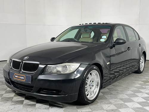 BMW 320i (E90)