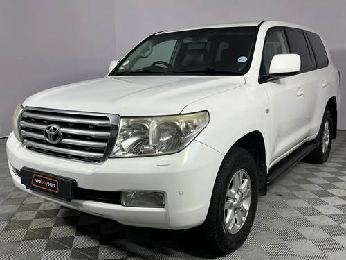 Toyota Land Cruiser 200 VX V8 Auto