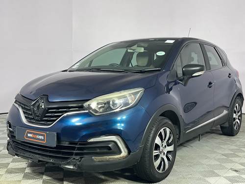 Renault Captur 900T Blaze 5 Door