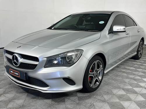 Mercedes Benz CLA 200 Auto ()