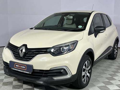 Renault Captur 900T Blaze 5 Door