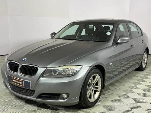 BMW 320i (E90)