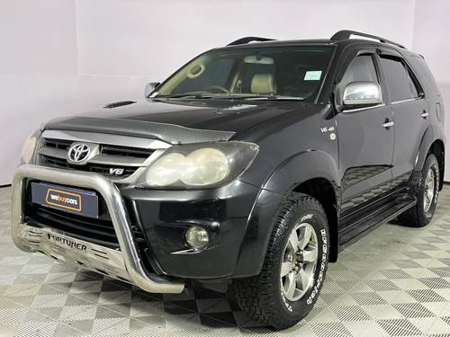 Toyota Fortuner I 4.0 V6 Raised Body