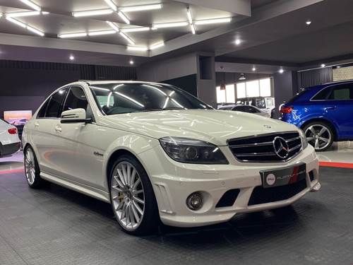 Mercedes Benz C 63 AMG Speedshift + 7G-Tronic