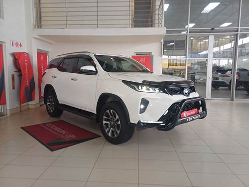 Toyota Fortuner VI 2.8GD-6 VX Auto 