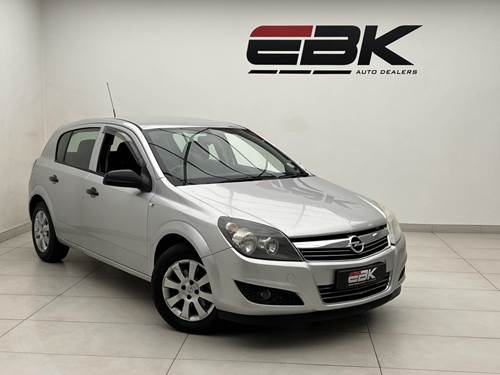 Opel Astra 1.6 Essentia 5 Door (77 kW)