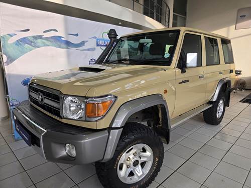 Toyota Land Cruiser 76 4.5 Diesel Station Wagon